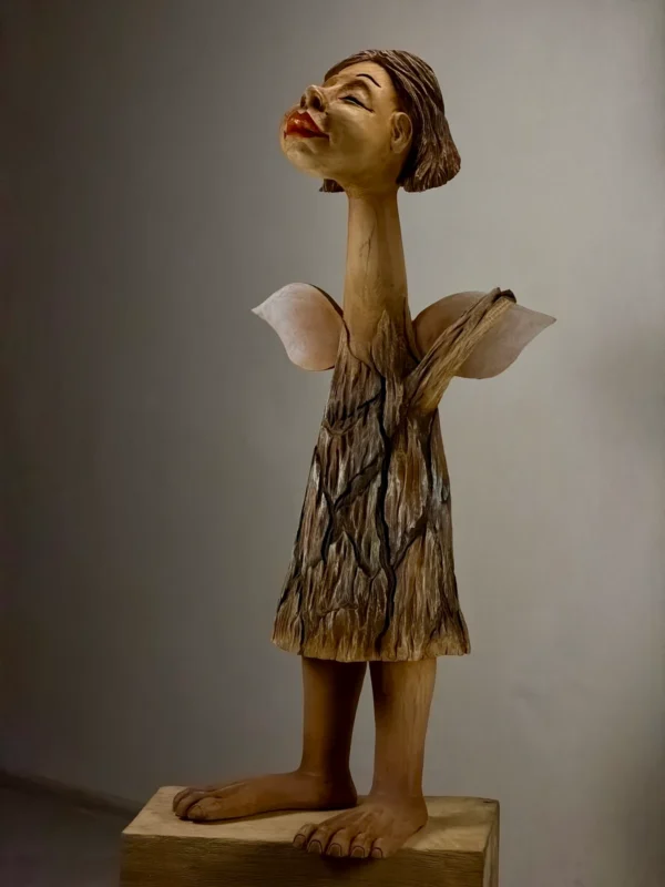 Angelas raudonom lūpom